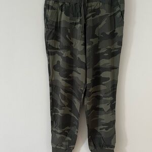 Splendid Camouflage Joggers in Olive Green & Black